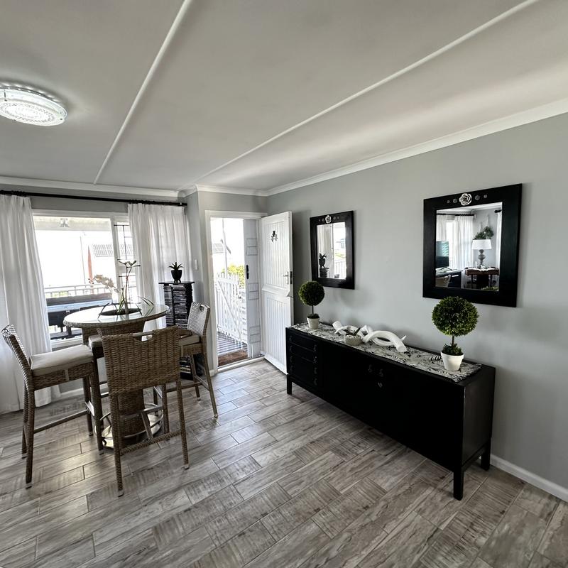 5 Bedroom Property for Sale in Reebok Western Cape